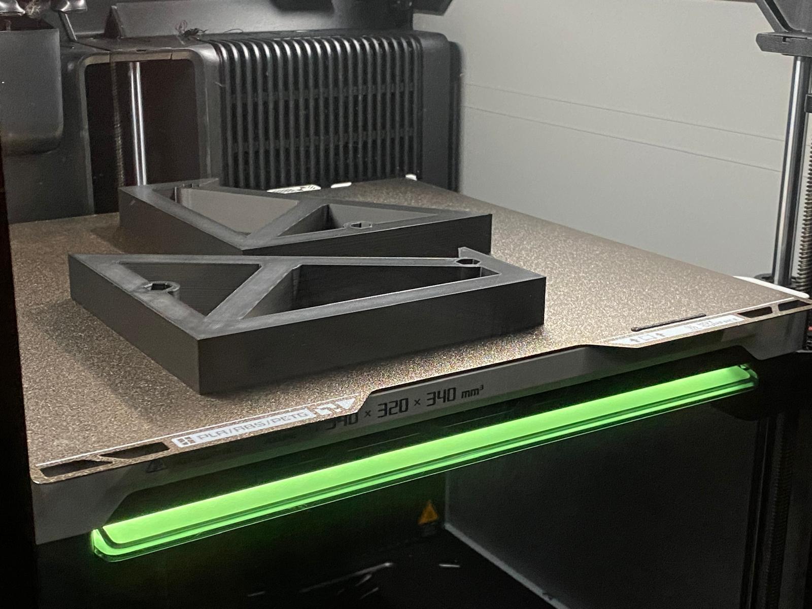 Squarp Pyramid MK3 on its made-to-measure stand, tilted toward the player