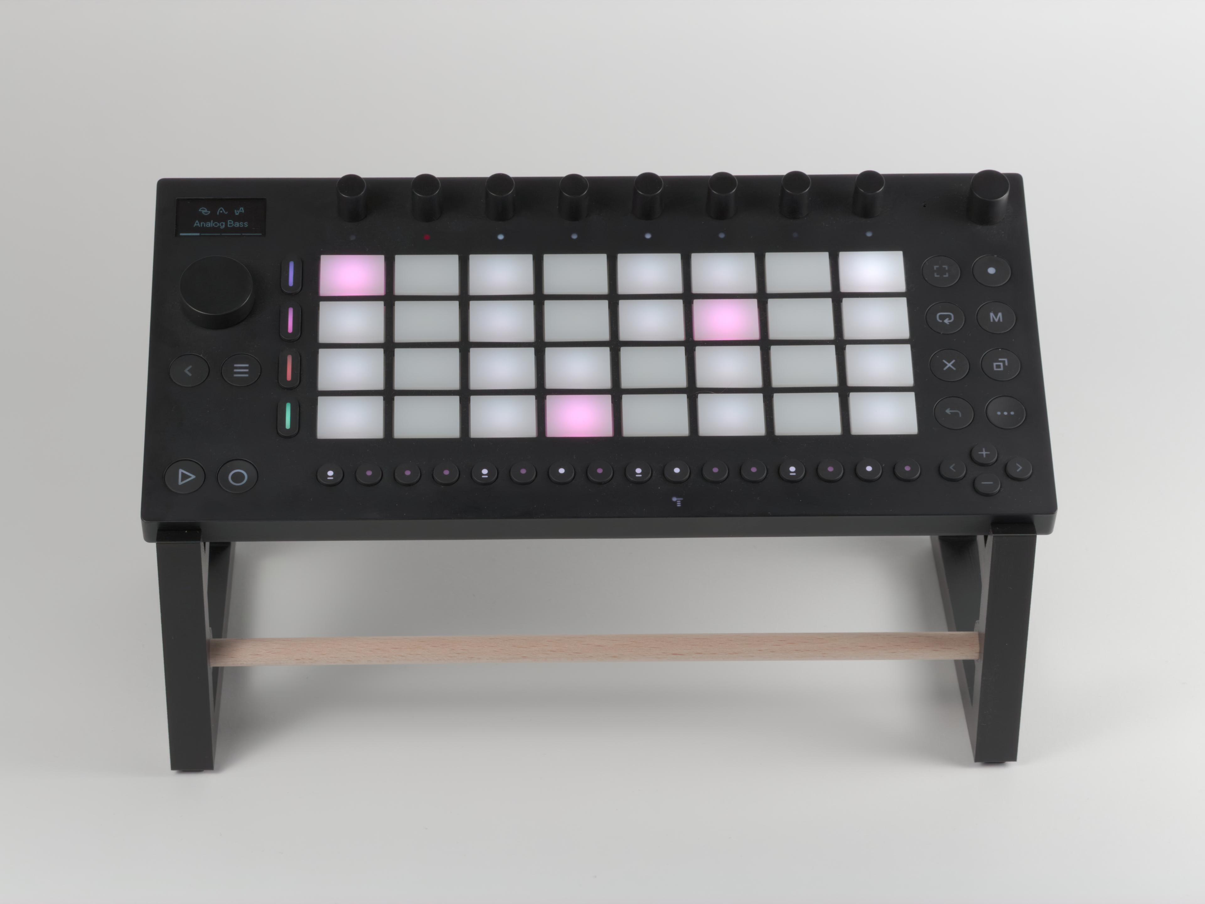 Ableton Move stand