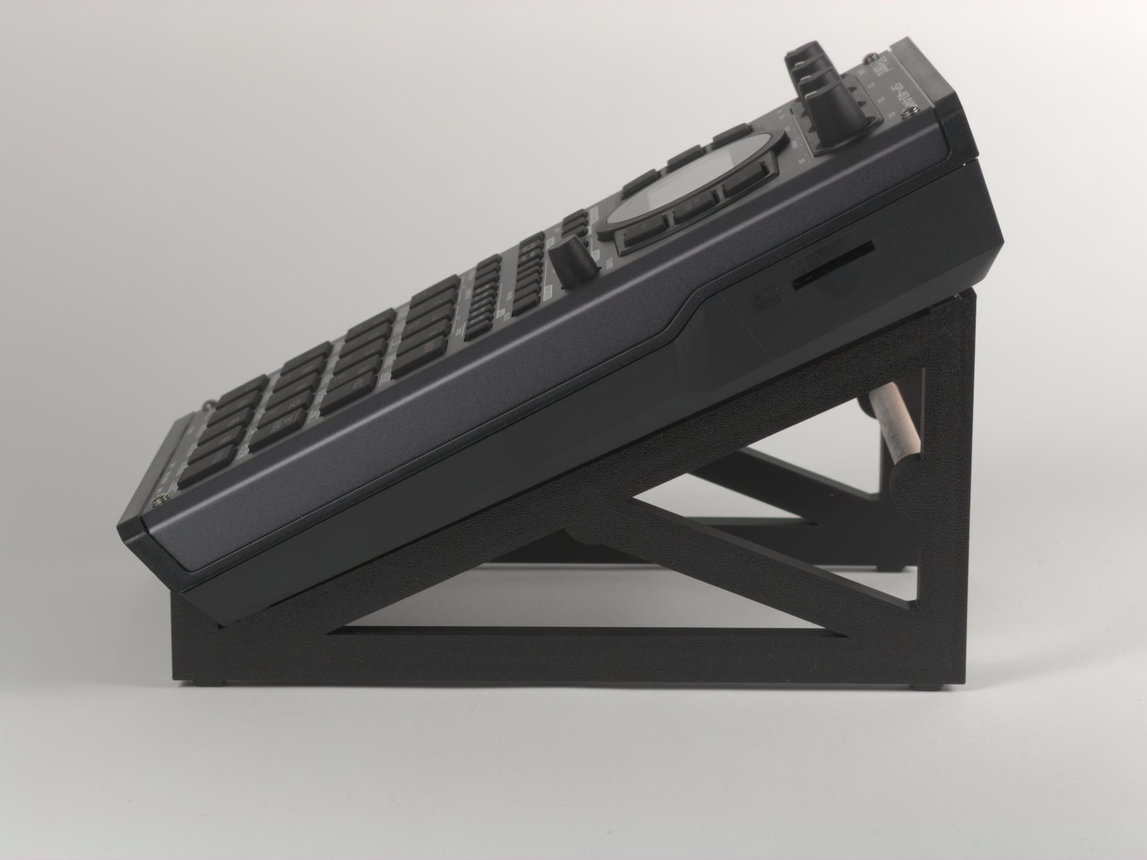 Roland SP-404MKII stand